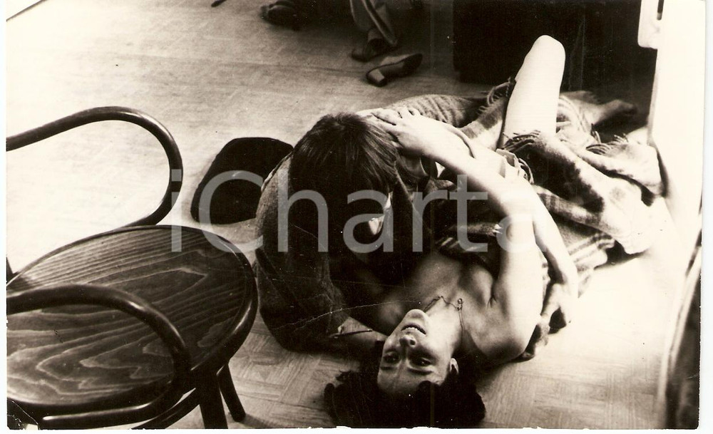 Fotografia d epoca originale 1978 POLONIA Ewa DALKOWSKA Scena erotica WITHOUT ANESTHESIA Foto 1
