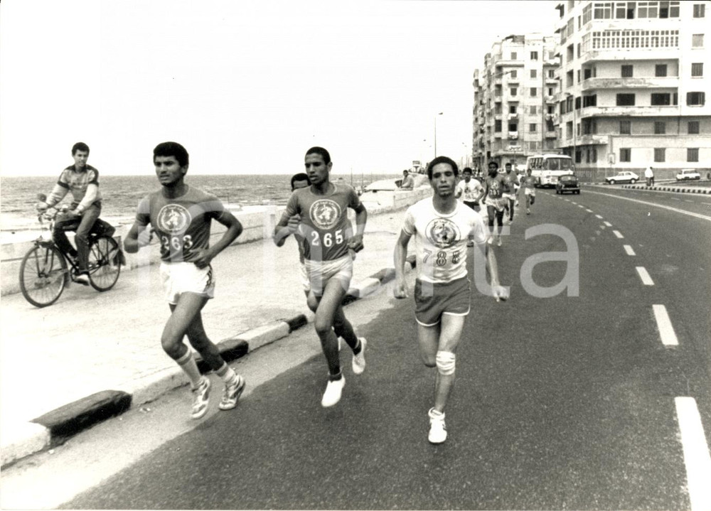 Fotografia d epoca originale 1989 ALESSANDRIA D EGITTO Concorrenti EMRO Health Run WHO Foto BADAWI 1