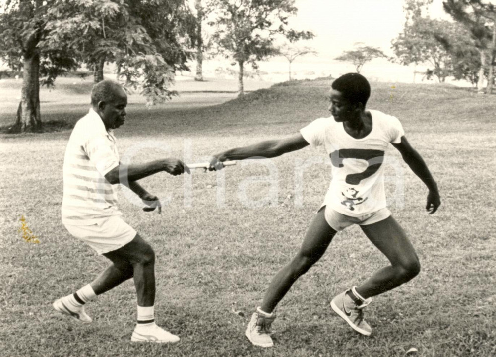 Fotografia d epoca originale 1986  WHO Sport in AFRICA Gara di staffetta Fotografia ANENDEN 1