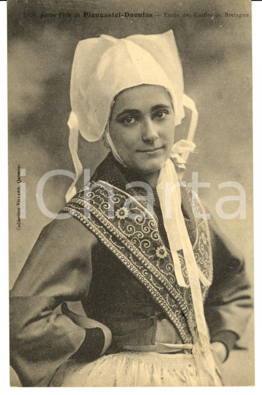 Cartolina originale da collezione 1900 PLOUGASTELDAOULAS F COSTUMES BRETONS Jeune femme FP NV 1