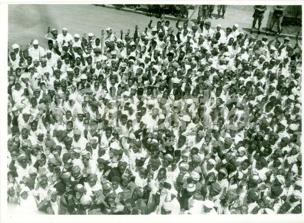 Fotografia d epoca originale 1940 ca ADDIS ABEBA ETIOPIA Notabili musulmani salutano il VicerÃ¨ Fotografia 1