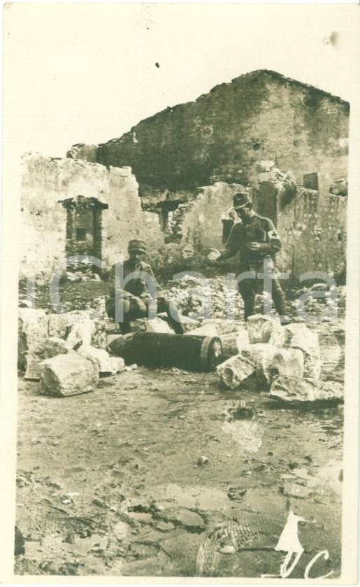 Fotografia d epoca originale 1917 FOGLIANO REDIPUGLIA GO WWI Ufficiali CROCE ROSSA tra rovine POLAZZO Foto 1