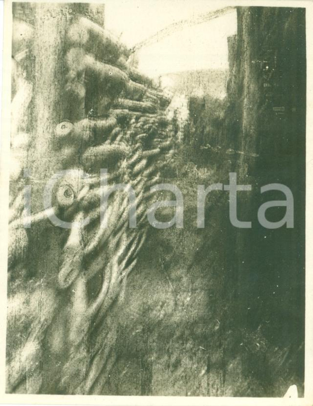 Fotografia d epoca originale 1917 FRONTE DEL PIAVE WWI Interno di una trincea in cittÃ  FOTO SGRANATA 1