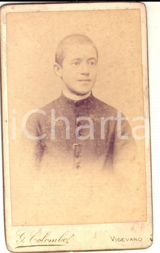 Fotografia d epoca originale 1900 ca VIGEVANO PV Ritratto di giovane seminarista Fotografia G. COLOMBO CDV 1