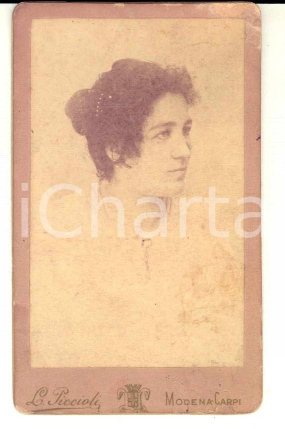 Fotografia d epoca originale 1900 ca MODENA Donna con spilla di perle Fotografia L. PICCIOLI CDV 1