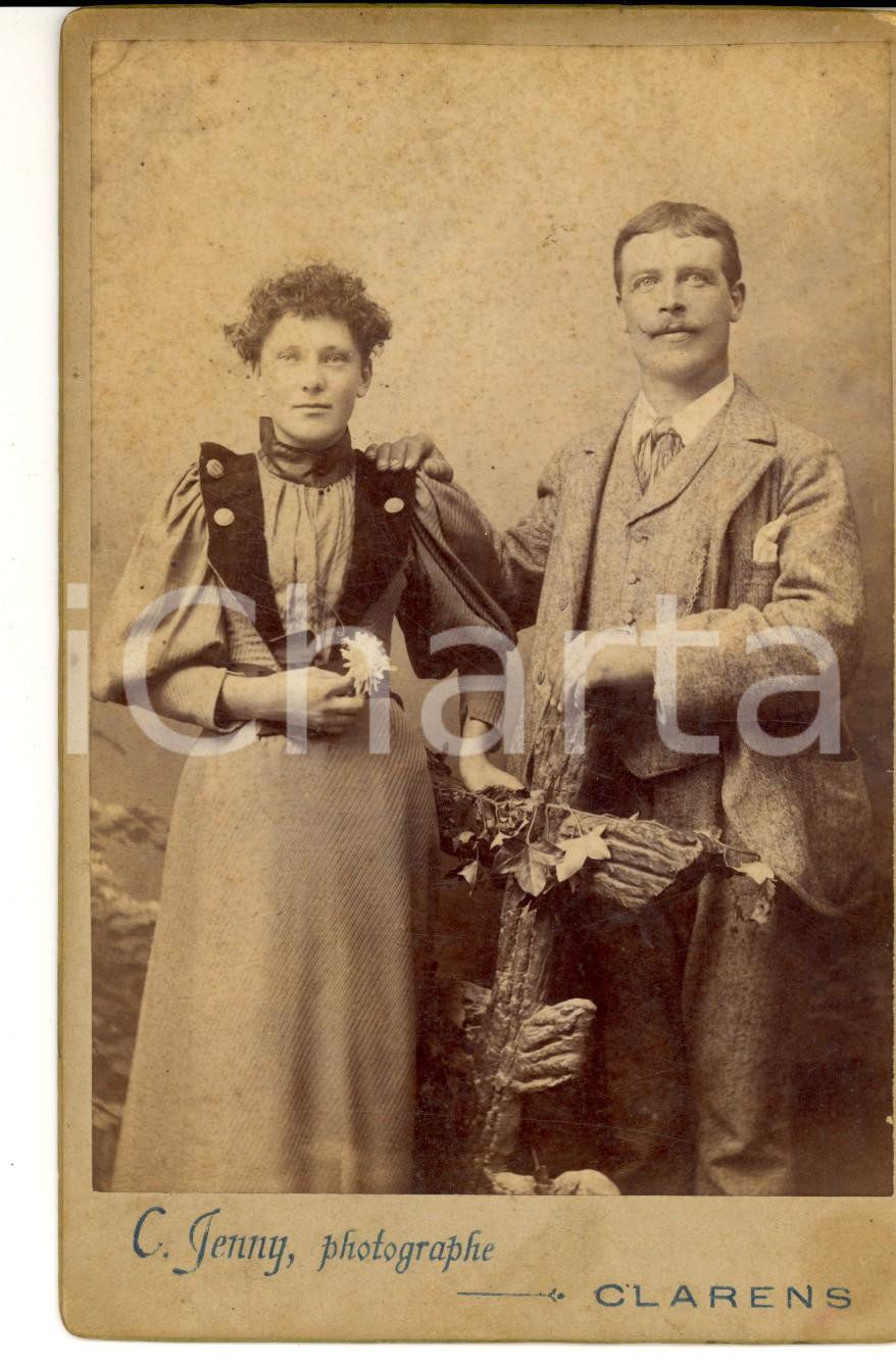 Fotografia d epoca originale 1920 ca CLARENSMONTREUX CH Giovani sposi con ramo d edera Foto JENNY 1