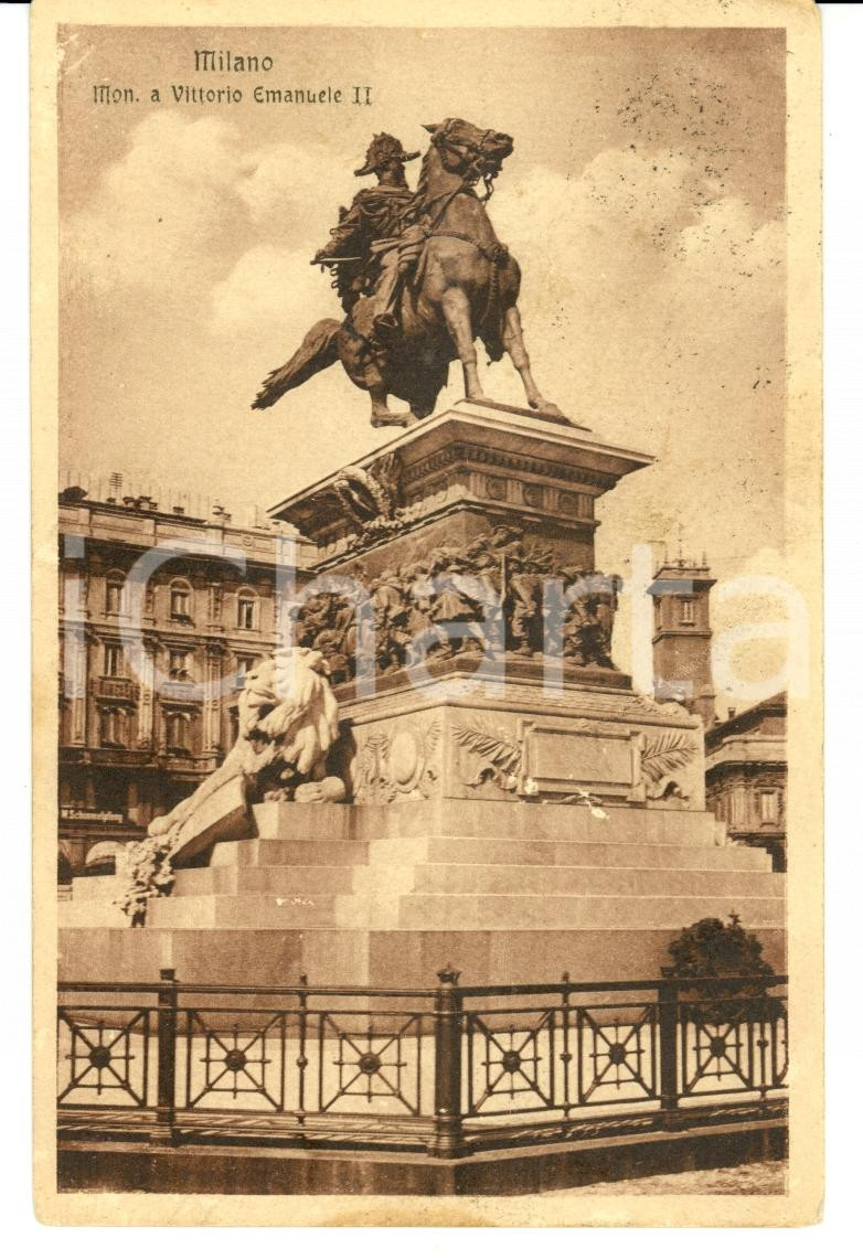 Cartolina originale da collezione 1920 MILANO Piazza Duomo  Monumento a VITTORIO EMANUELE II Cartolina FP VG 1