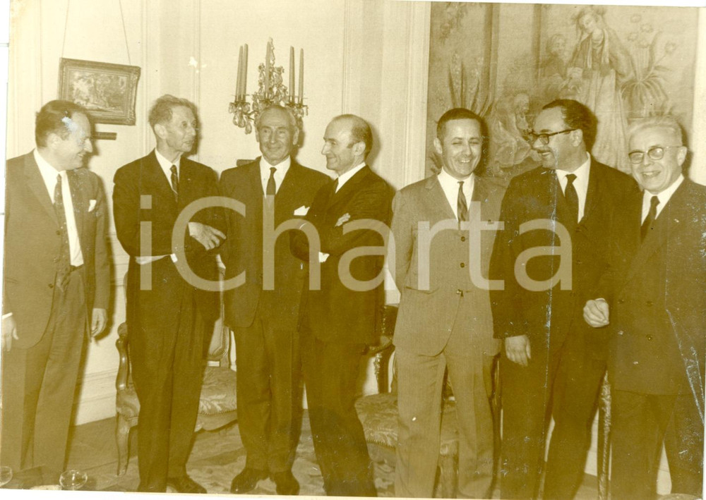 Fotografia d epoca originale 1969 PARIS La mode pour la recherche du cancer AndrÃ© LWOFF Armand THIERRY Foto 1