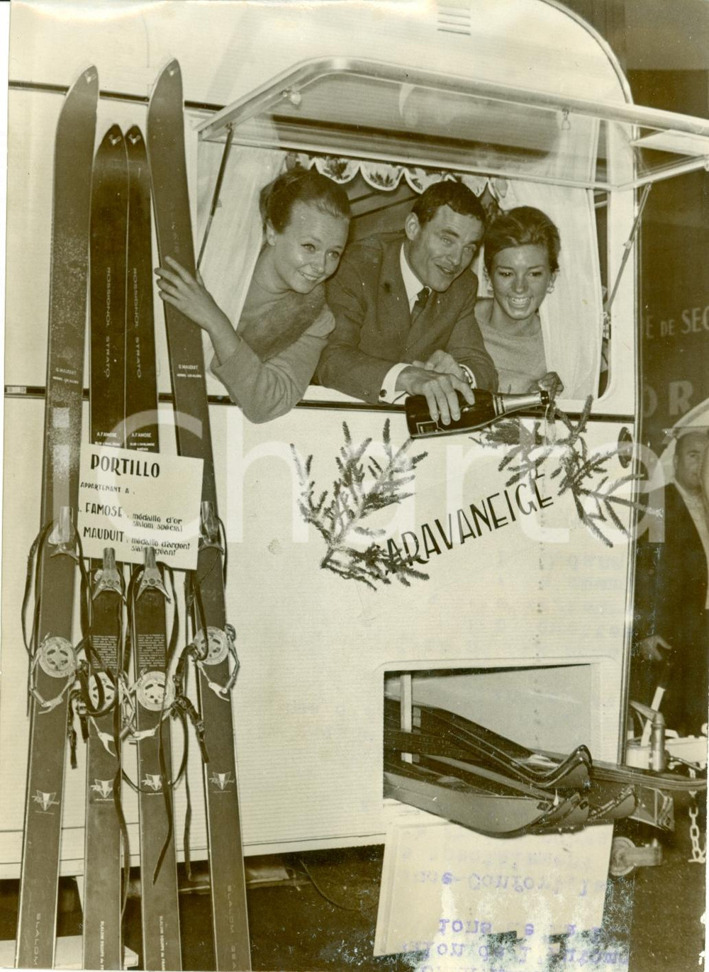 Fotografia d epoca originale 1966 PARIS Skieur AndrÃ© DUVILLARD baptise le CARAVANEIGE Fotografia 1