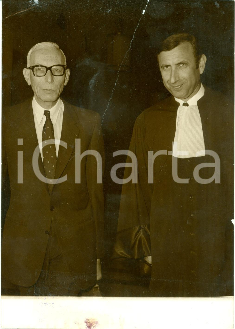 Fotografia d epoca originale 1967 PARIS Procureur TOUBAS et Maitre BENATAR au procès BEN BARKA Fotografia 1