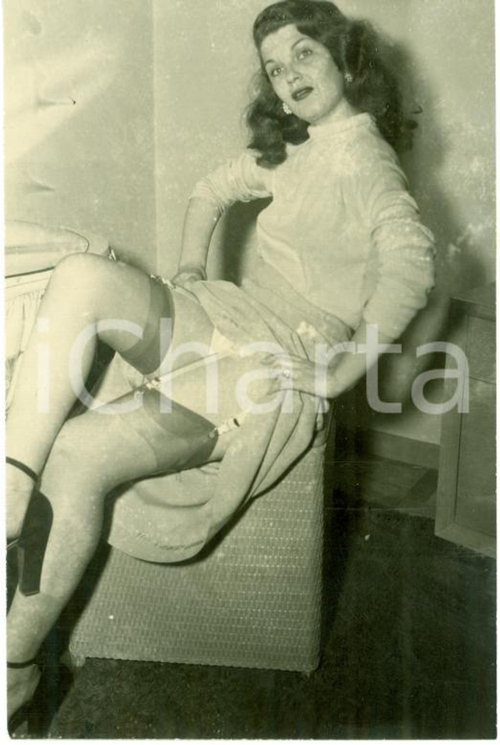 Fotografia d epoca originale 1955 ca EROTICA VINTAGE Sexy young PINUP s upskirt Vera fotografia 1