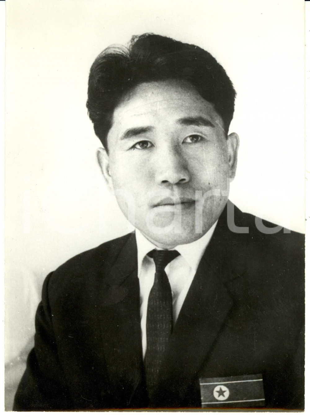 Fotografia d epoca originale 1968 COREA DEL NORD Nazionale calcio Ritratto Han BONG JIM ala destra FOTO 1