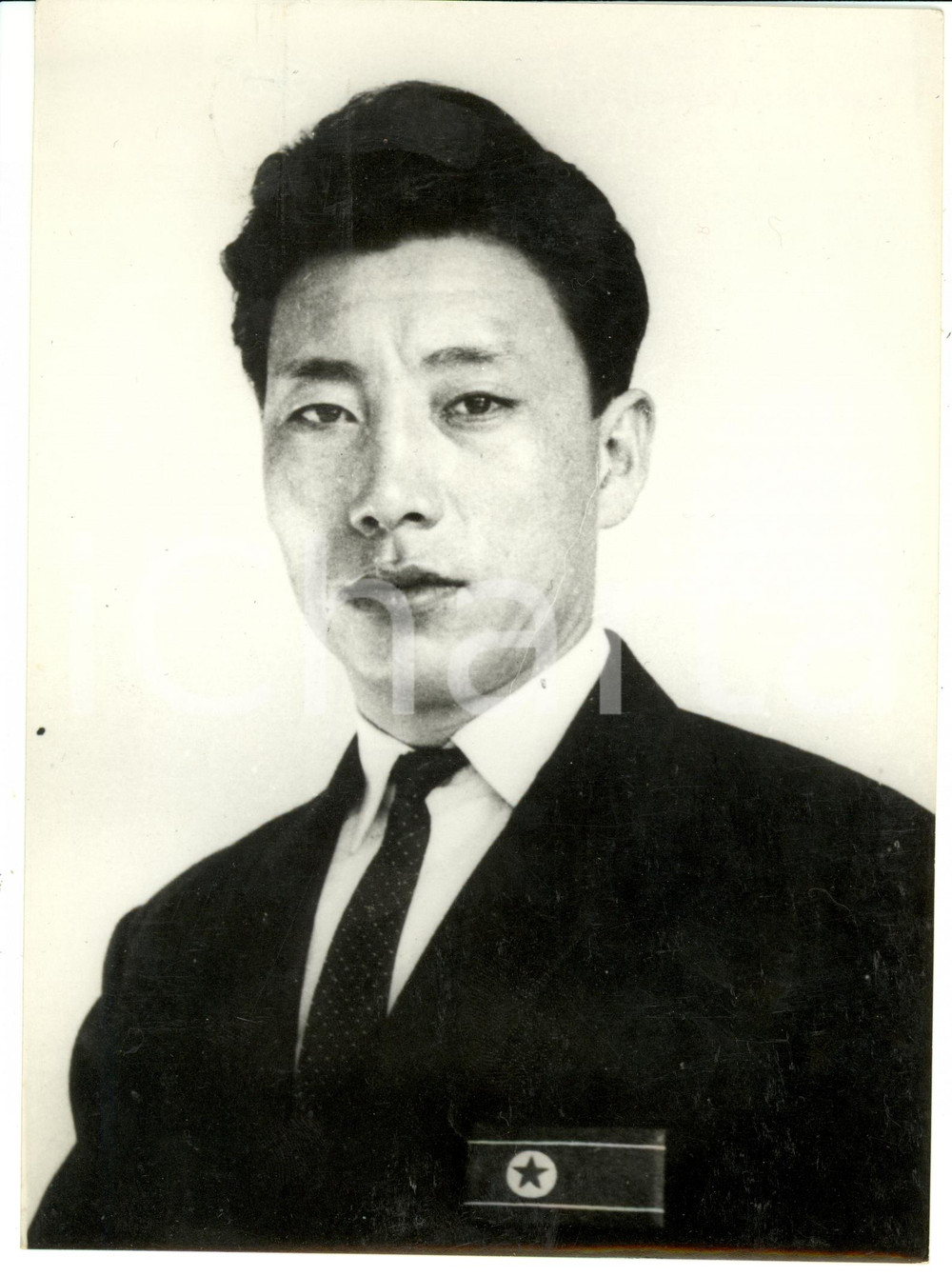 Fotografia d epoca originale 1968 COREA DEL NORD Nazionale calcio Ritratto O YOON KYUNG terzino FOTO 1 1