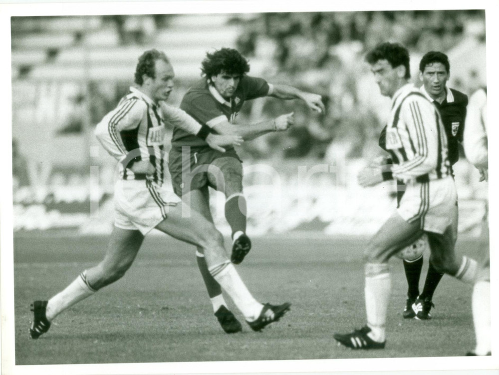 Fotografia d epoca originale 1988 UEFA Calcio ROMA  PARTIZAN Roberto POLICANO in azione Fotografia 1