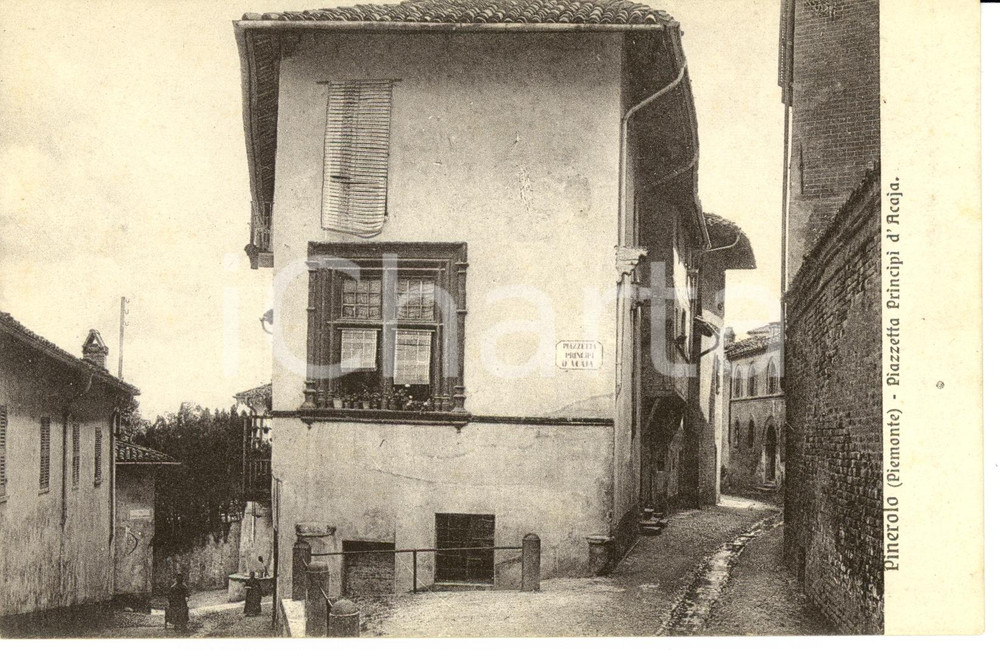 Cartolina originale da collezione 1910 ca PINEROLO TO Piazzetta PRINCIPI D ACAJA Cartolina FP NV 1