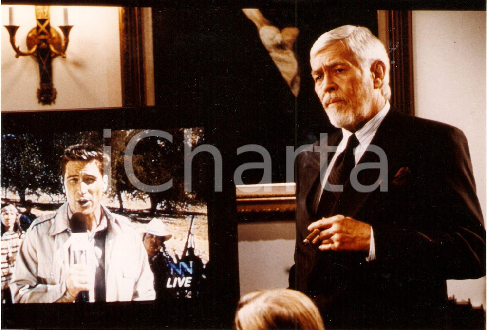 Fotografia d epoca originale 1997 THE SECOND CIVIL WAR James COBURN Joe DANTE Foto di scena 1