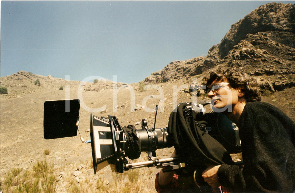 Fotografia d epoca originale 1997 I VESUVIANI Mario MARTONE SUL SET La salita Foto dal set 1