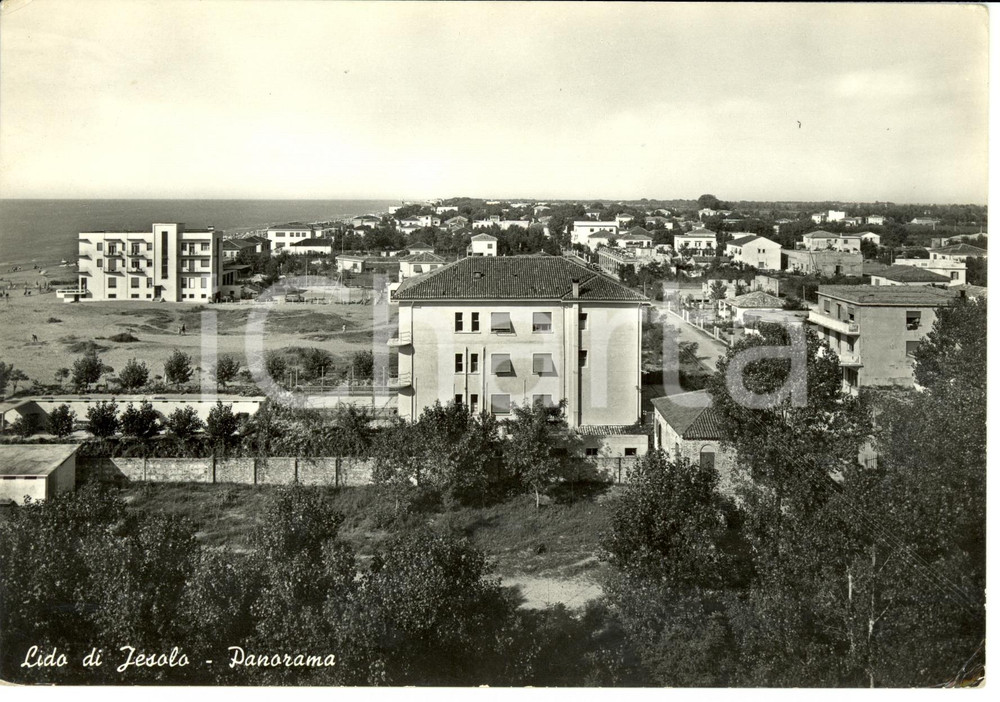 Cartolina originale da collezione 1955 LIDO DI JESOLO VE Veduta panoramica della spiaggia Cartolina FG VG 1
