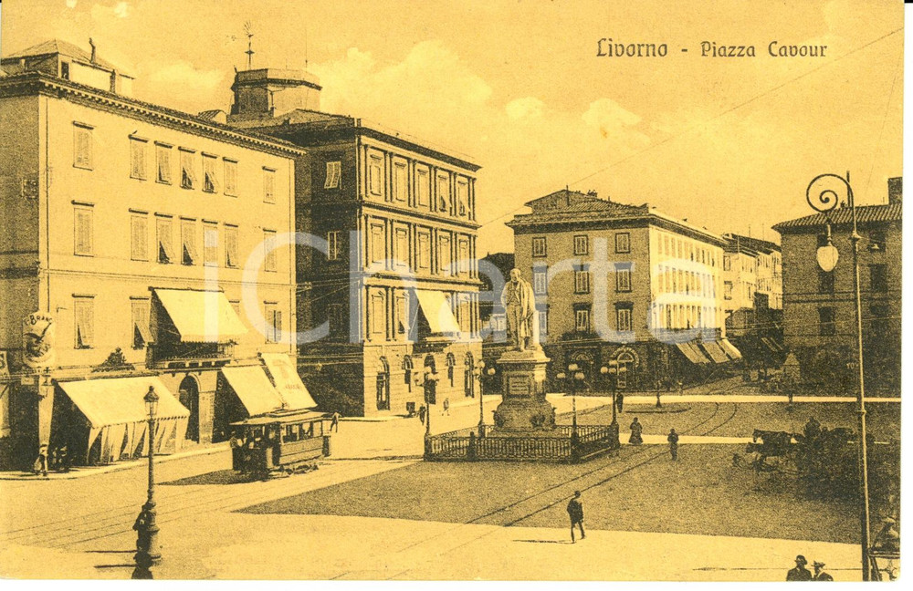 Cartolina originale da collezione 1910 ca LIVORNO Veduta di piazza CAVOUR con tram e carrozze Cartolina FP NV 1