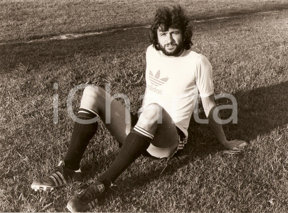 Fotografia d epoca originale 1980 URUGUAY Calcio MUNDIALITO Walter OLIVERA pausa allenamenti Fotografia 1
