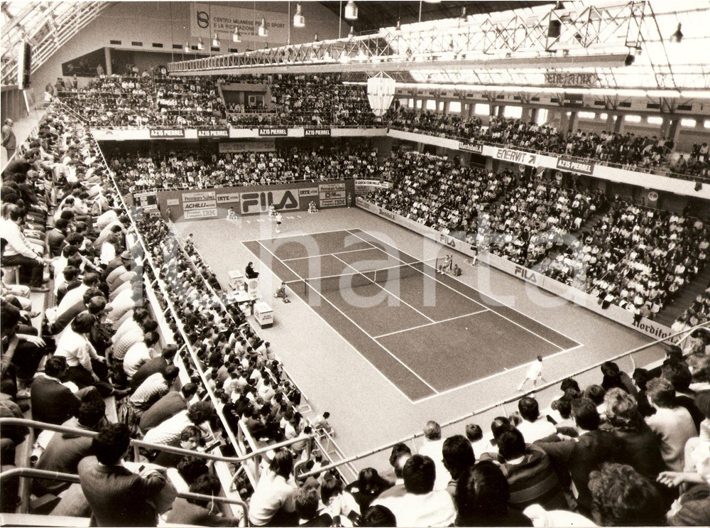 Fotografia d epoca originale 1981 MILANO Centro per sport e ricreazione Match TENNIS Panoramica FOTOGRAFIA 1