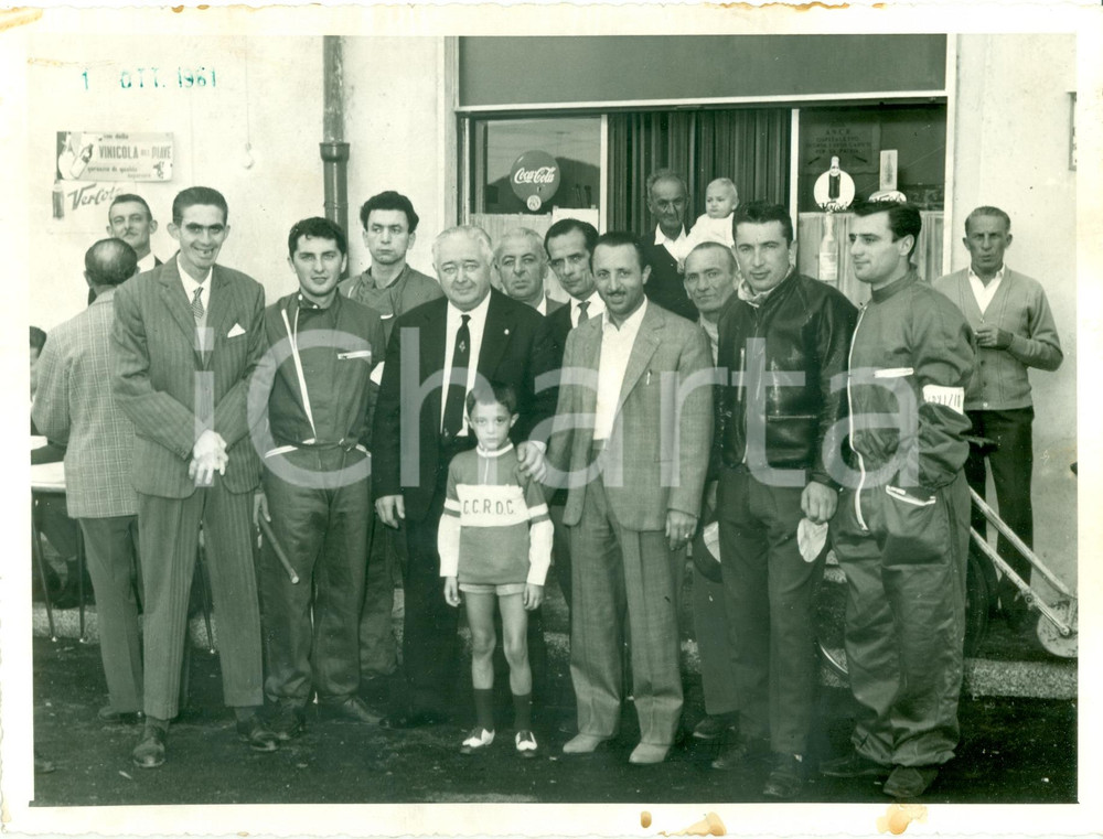 Fotografia d epoca originale 1961 OSPITALETTO DI CORMANO Vinicola PIAVE Associazione Combattenti Ciclismo 1