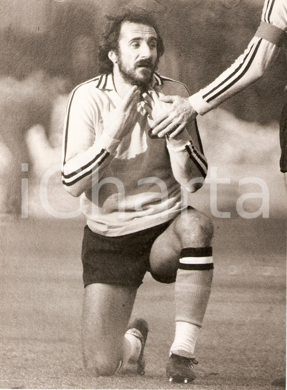 Fotografia d epoca originale 1981 UDINESE Calcio Orlando PEREIRA a terra durante una partita Fotografia 1