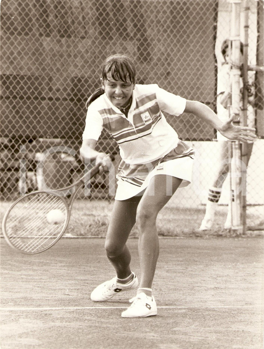 Fotografia d epoca originale 1981 ITALIA Tennis Raffaella REGGI durante allenamenti Sponsor LOTTO Fotografia 1
