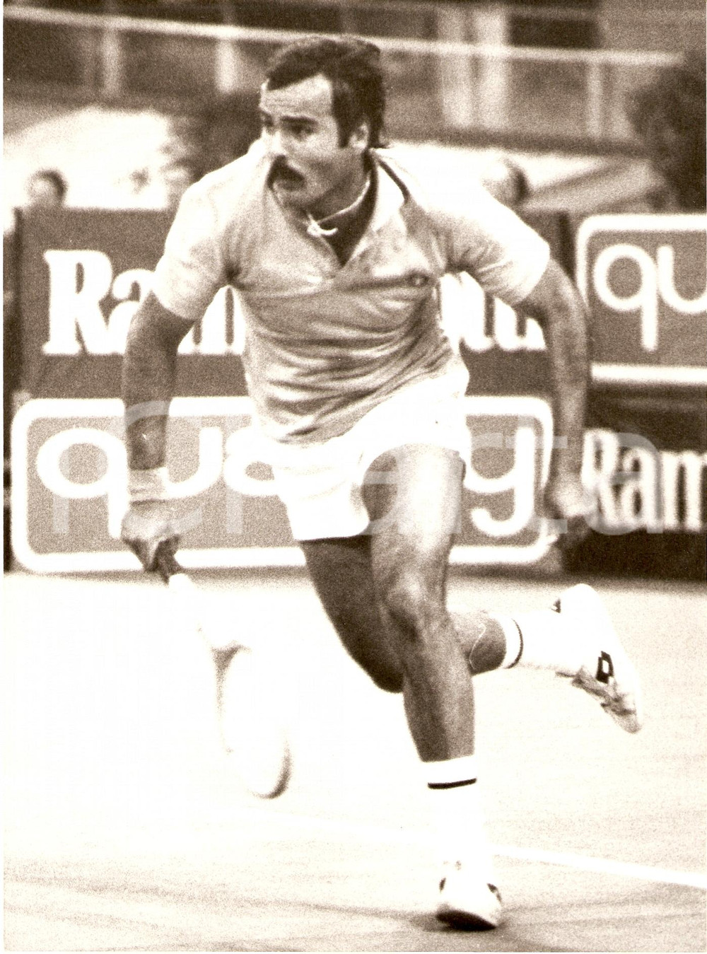 Fotografia d epoca originale 1977 INTERNAZIONALI DI ROMA Tennis Tonino ZUGARELLI durante un match Fotografia 1