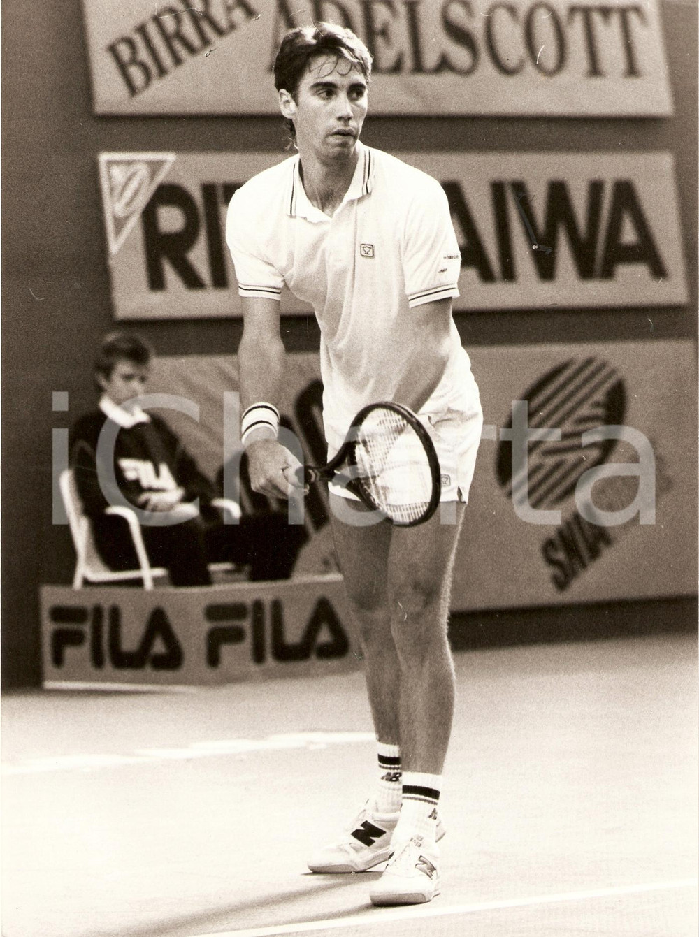 Fotografia d epoca originale 1980 ca TENNIS Bob GREEN prepara servizio Sponsor BIRRA ADELSCOTT Fotografia 1