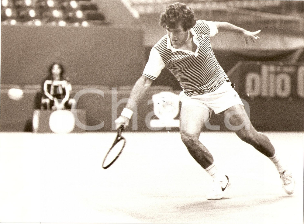 Fotografia d epoca originale 1982 MILANO Cuore Tennis Cup Tom GULLIKSON durante match Sponsor OLIO CUORE Foto 1