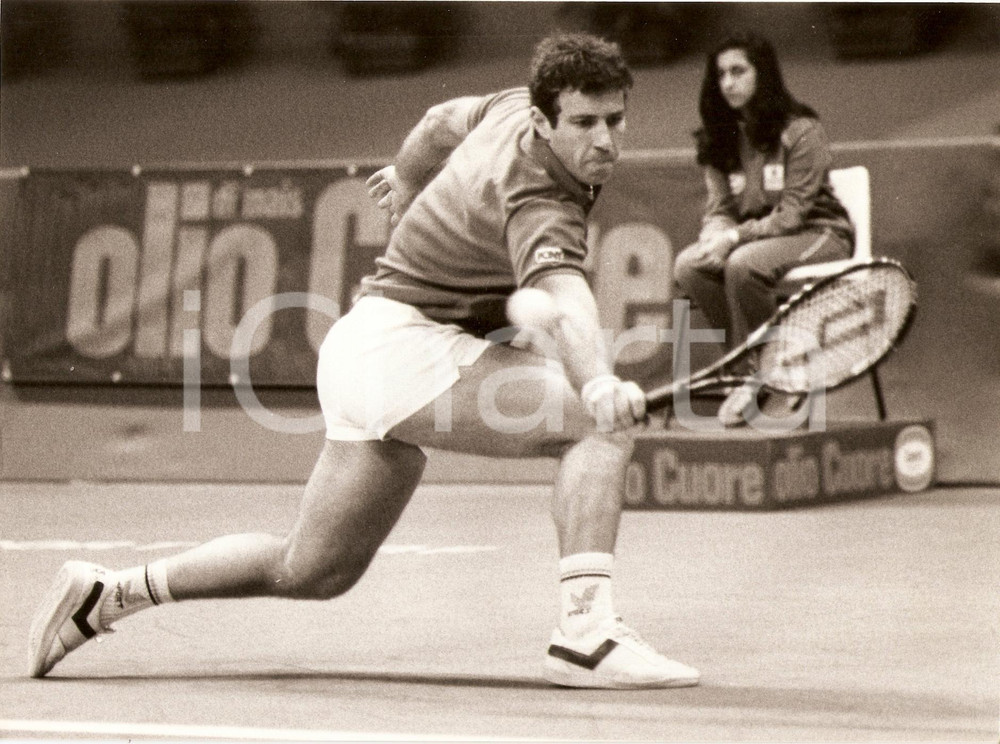 Fotografia d epoca originale 1982 MILANO Cuore Tennis Cup Schlomo GLICKSTEIN durante un match Fotografia 1