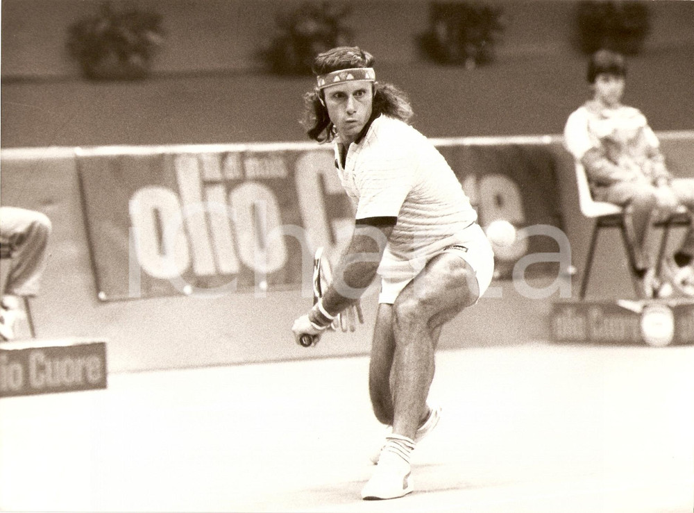 Fotografia d epoca originale 1982 MILANO Cuore Tennis Cup Guillermo VILAS durante match del torneo Fotografia 1