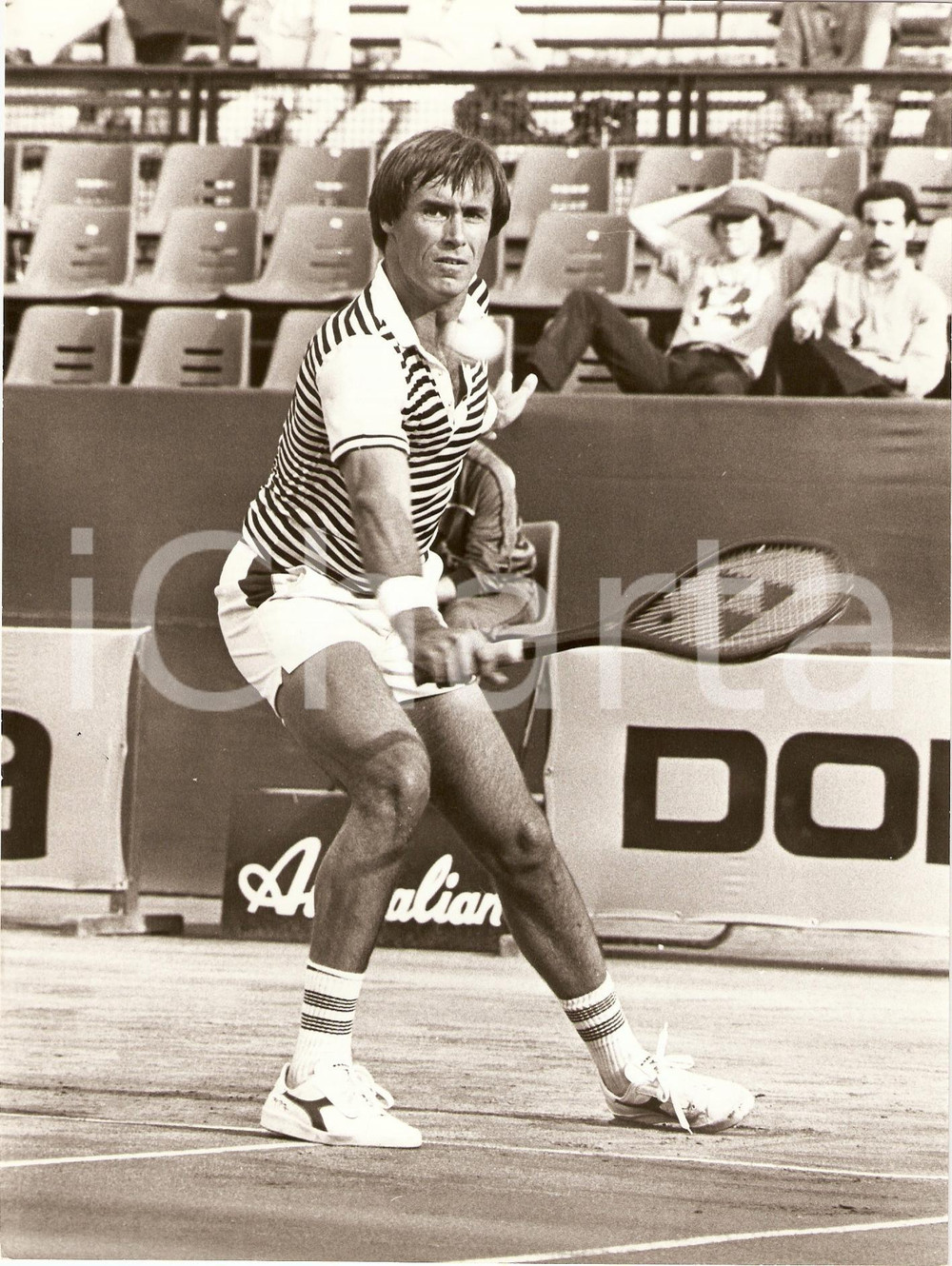 Fotografia d epoca originale 1980 ca AUSTRALIA Tennis John ALEXANDER durante match Sponsor AUSTRALIAN Foto 1