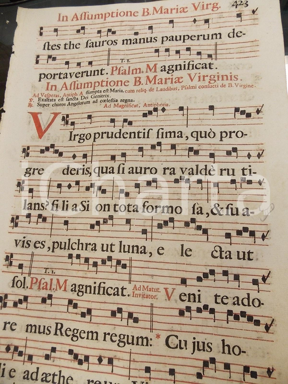 Libro, pubblicazione d epoca 1700 ca ANTIFONARIO ROMANO Pagina canti in rosso e in nero ASSUNZIONE BMV 1