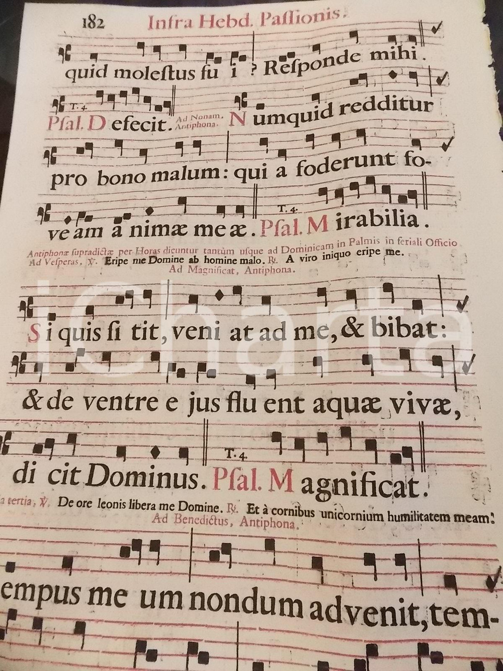 Libro, pubblicazione d epoca 1700 ca ANTIFONARIO ROMANO Pagina canti in rosso e nero Settimana di PASSIONE 1