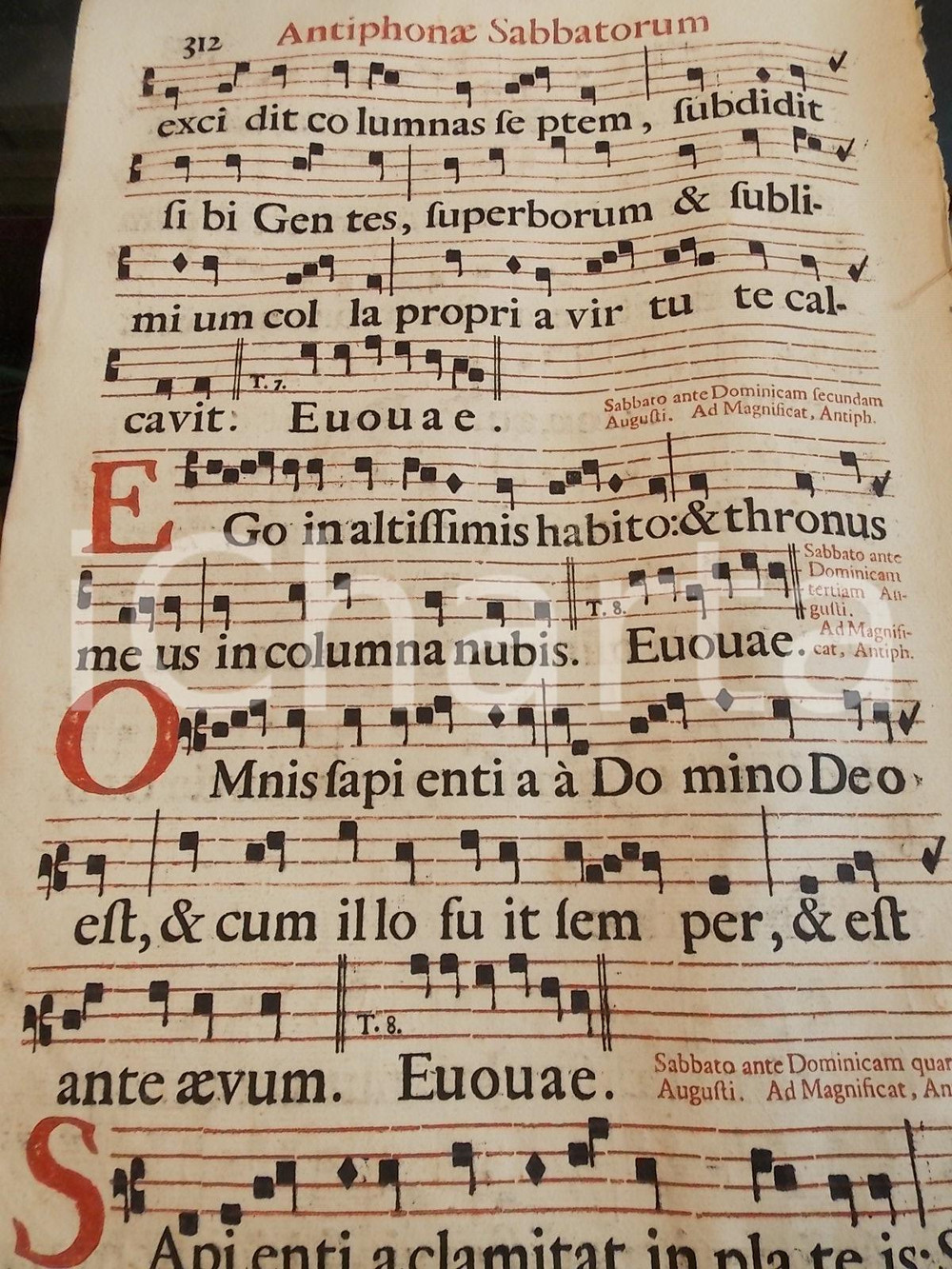 Libro, pubblicazione d epoca 1700 ca ANTIFONARIO ROMANO Pagina canti in rosso e in nero Antifone per SABATO 1