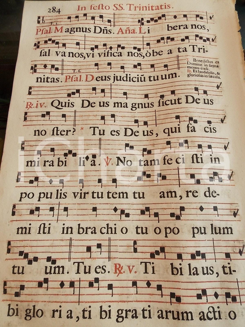 Libro, pubblicazione d epoca 1700 ca ANTIFONARIO ROMANO Pagina canti in rosso e nero SANTISSIMA TRINITA 1