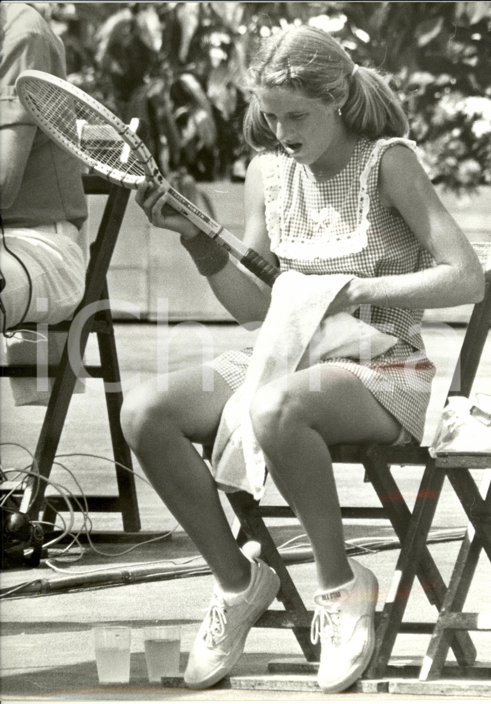 Fotografia d epoca originale 1980 ca MILANO Tennis Tracy AUSTIN non abbandona mai la racchetta Fotografia 1
