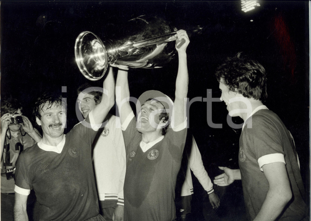 Fotografia d epoca originale 1977? ROMA Calcio CHAMPIONS LEAGUE Giocatori LIVERPOOL innalzano coppa Foto 1