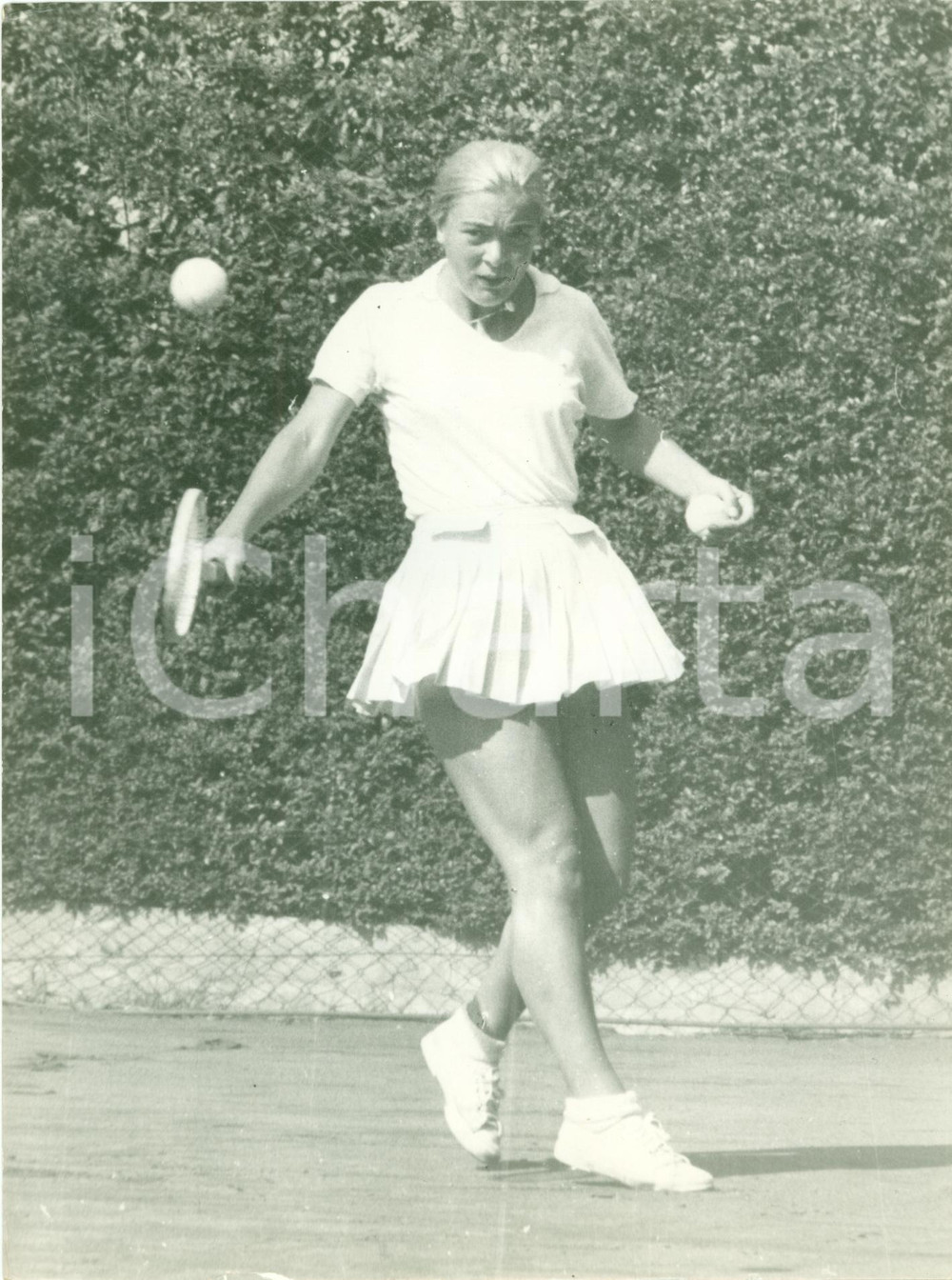 Fotografia d epoca originale 1960 ca BOLOGNA Tennis Maria Teresa RIEDL si allena per le Universiadi FOTO 1