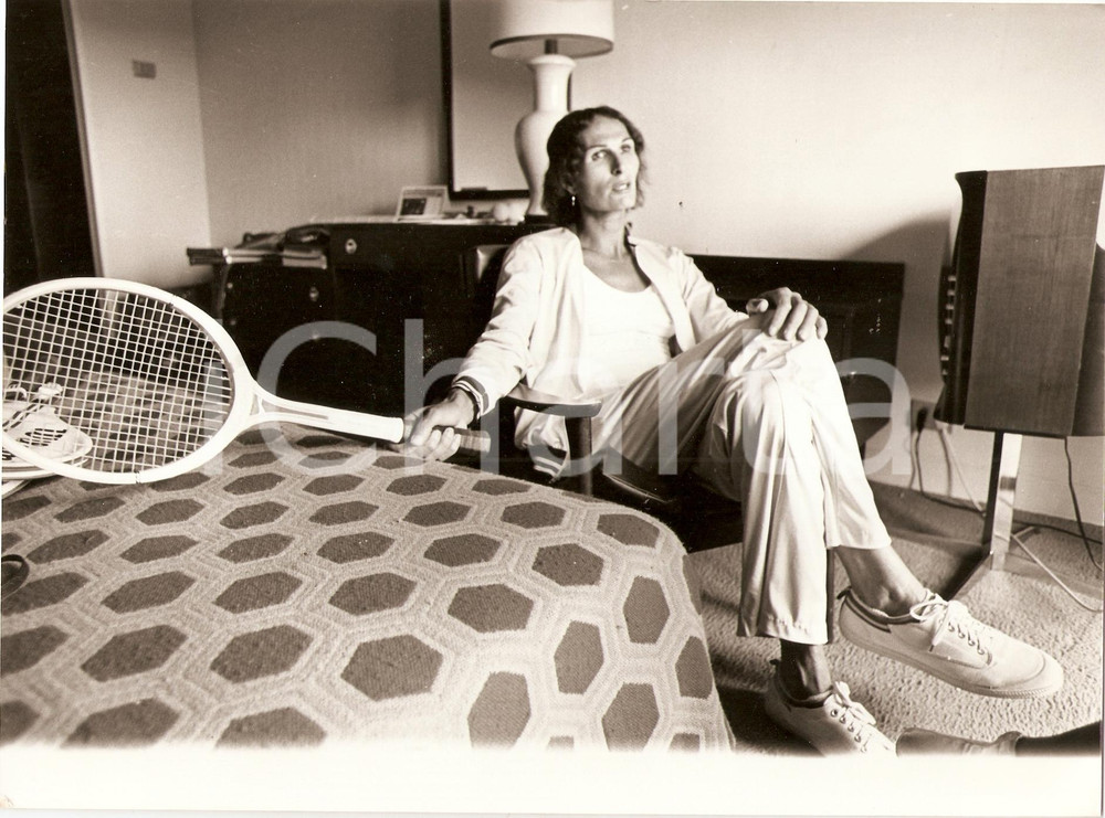 Fotografia d epoca originale 1980 circa TENNIS Intervista a RenÃ©e RICHARDS Tennista Fotografia 1