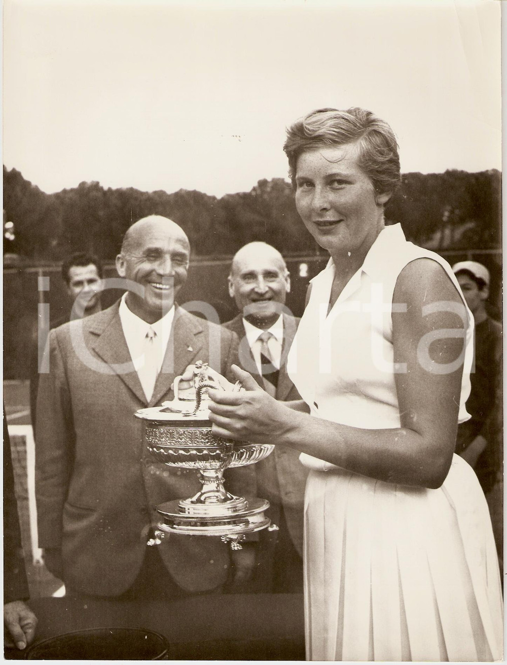 Fotografia d epoca originale 1959 ROMA Tennis CAMPIONATI INTERNAZIONALI Christine TRUMAN premiata Fotografia 1