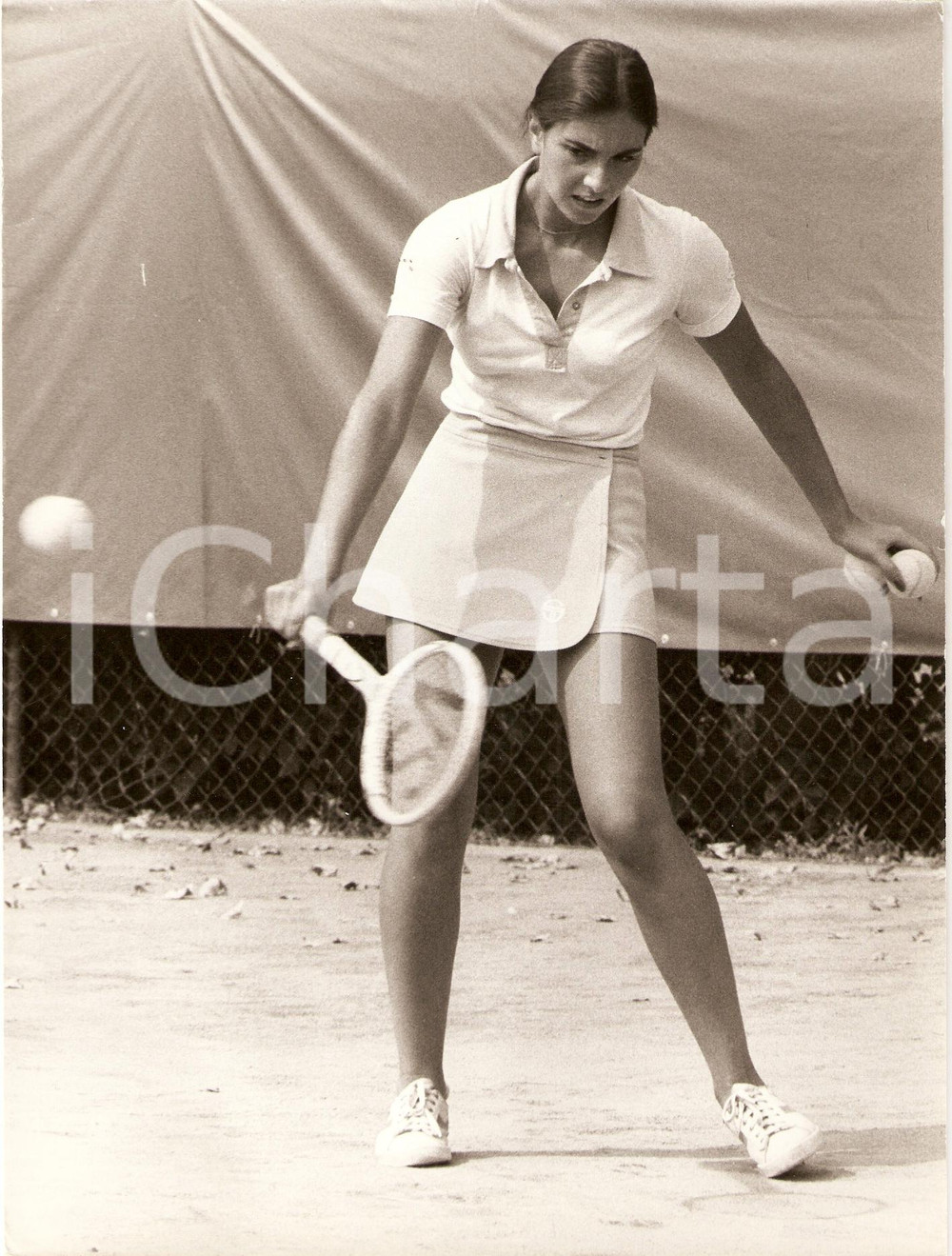 Fotografia d epoca originale 1980 ca TENNIS Emanuela ZONI si allena con divisa Sergio TACCHINI Fotografia 1