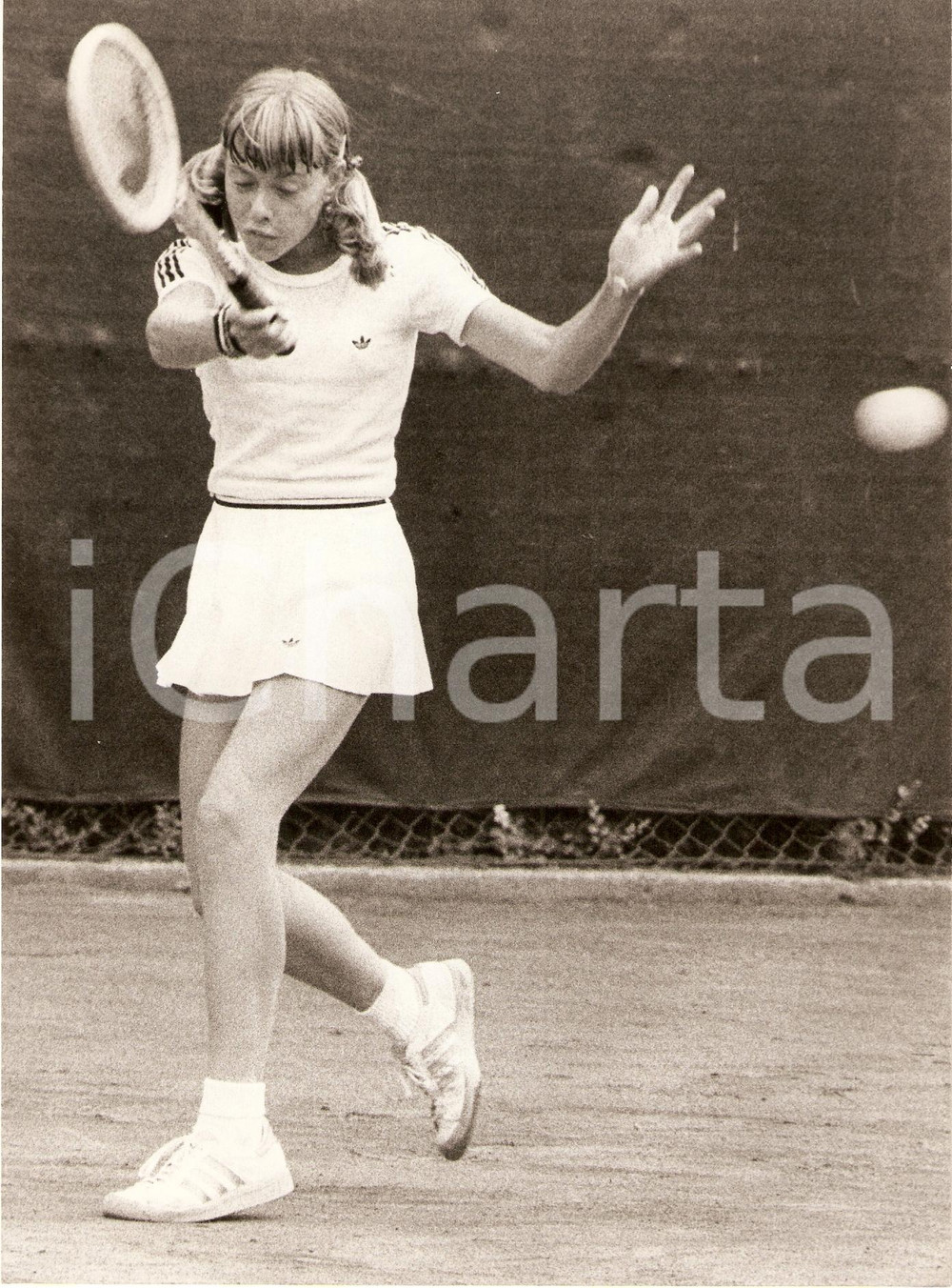 Fotografia d epoca originale 1980 ca TENNIS Lilian DRESCHER KELAIDIS durante allenamento ADIDAS Fotografia 1