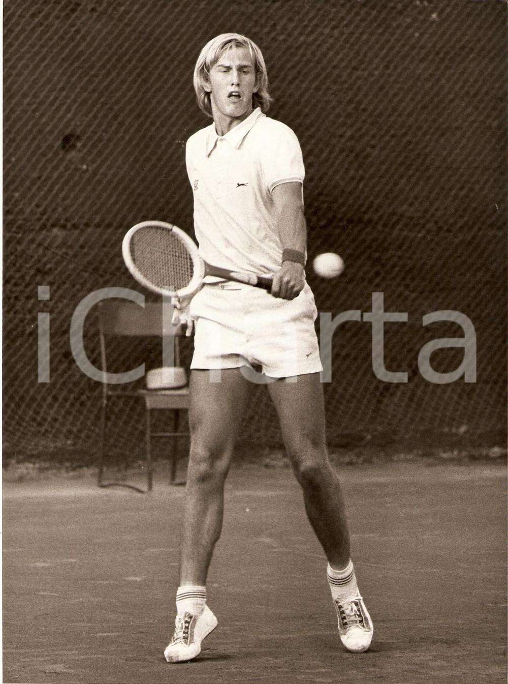 Fotografia d epoca originale 1980 ca INGHILTERRA Tennis Richard LEWIS durante un incontro Fotografia 1