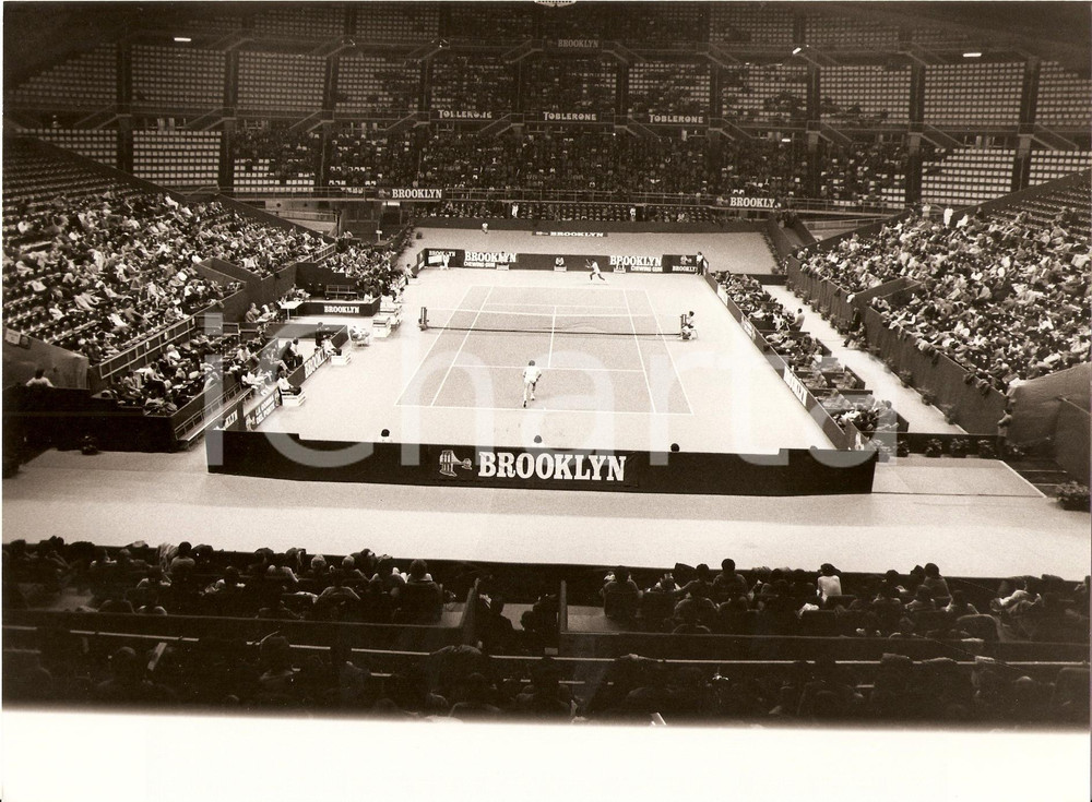 Fotografia d epoca originale 1980 MILANO Tennis BROOKLYN TOURNAMENT Adriano PANATTA Yannick NOAH Fotografia 1