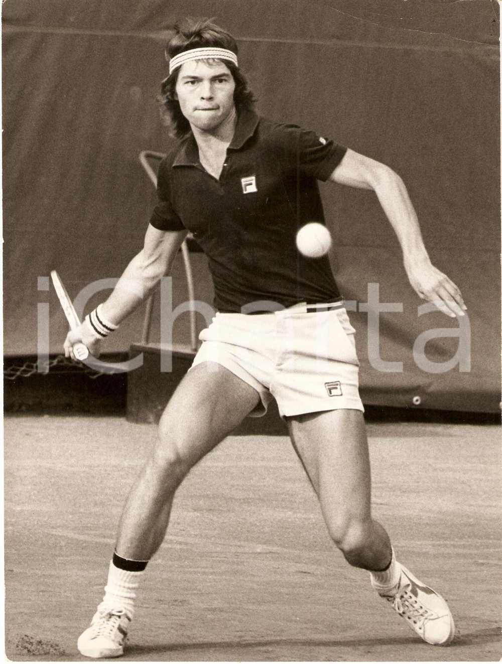 Fotografia d epoca originale 1980 ca NUOVA ZELANDA Tennis Chris LEWIS durante match Sponsor FILA Fotografia 1