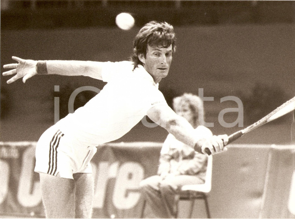Fotografia d epoca originale 1982 MILANO Cuore Tennis Cup Peter MCNAMARA durante un match Ritratto Fotografia 1