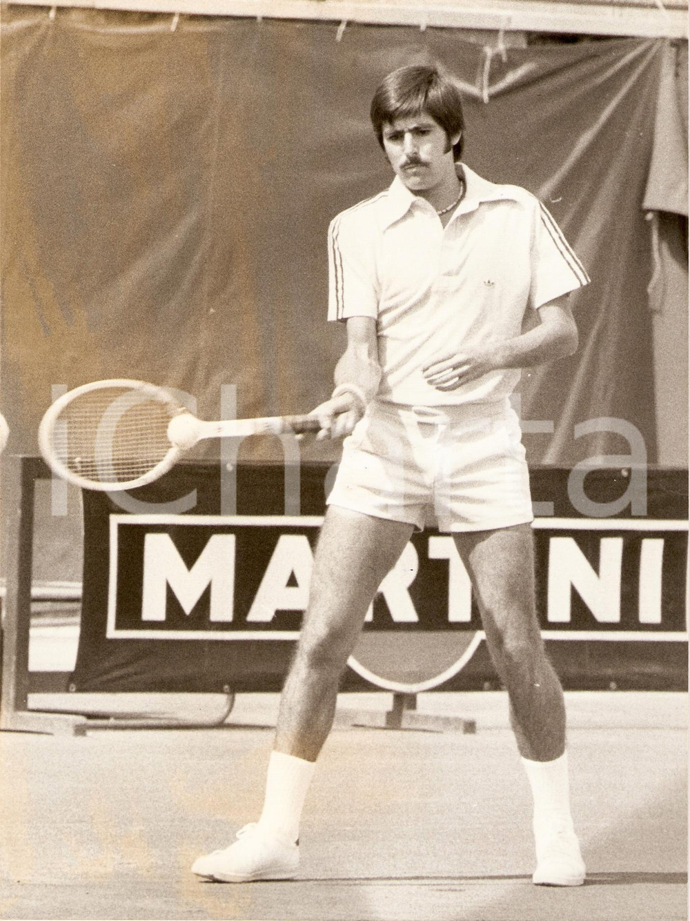 Fotografia d epoca originale 1980 ca MESSICO Tennis Raul RAMIREZ durante incontro Sponsor MARTINI Fotografia 1